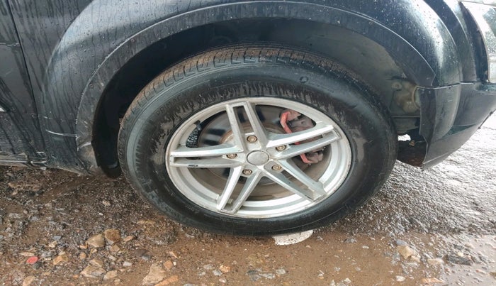 2012 Mahindra XUV500 W6, Diesel, Manual, 1,14,520 km, tyre