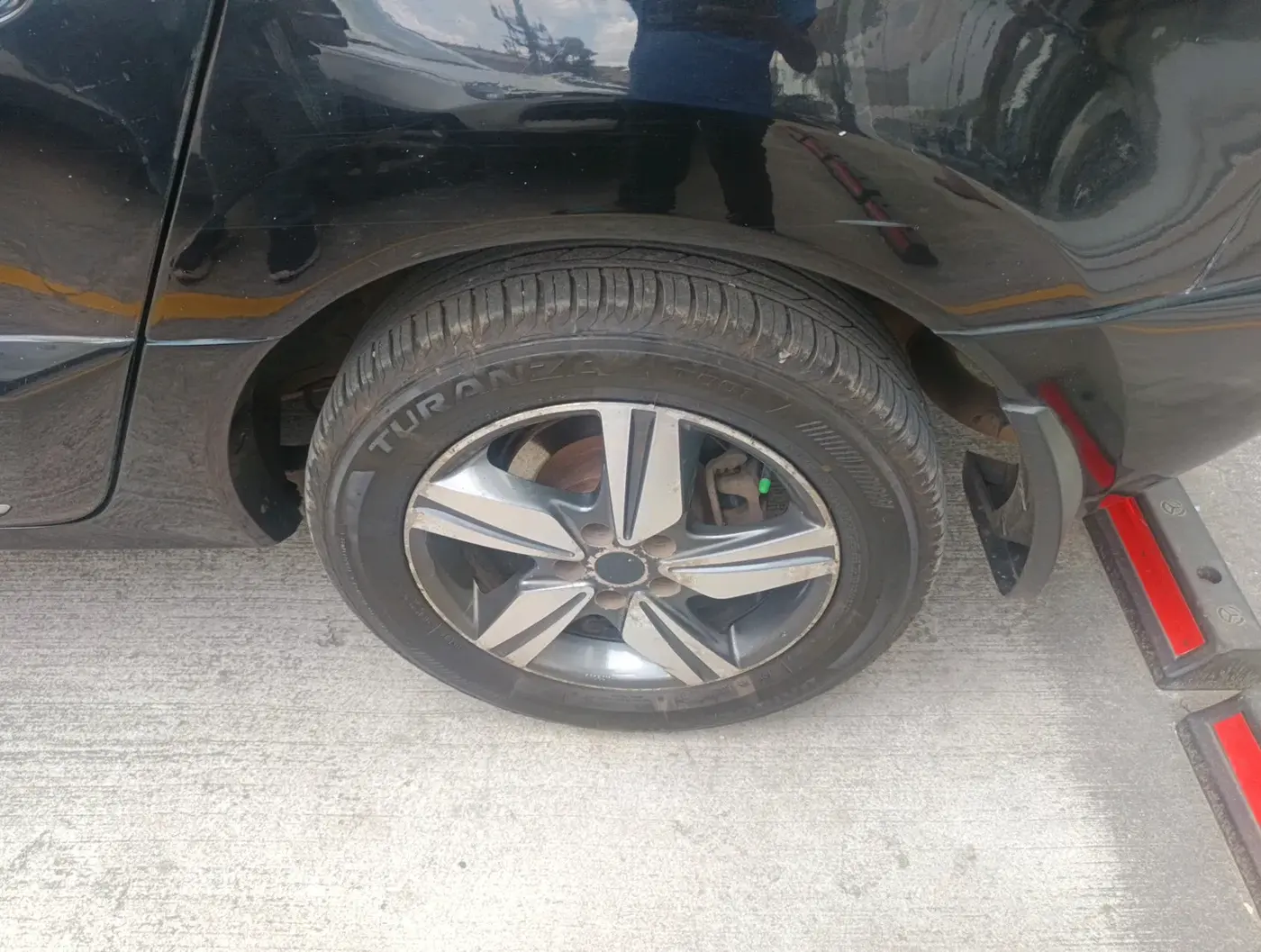 2014 Renault Koleos 4x4 AT, Diesel, Automatic, 2,51,263 km, tyre