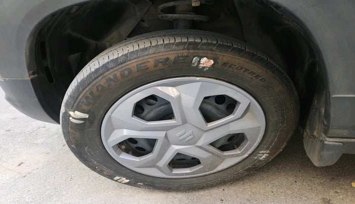 2023 Maruti BREZZA VXI SMART HYBRID, Petrol, Manual, 19,231 km, tyre