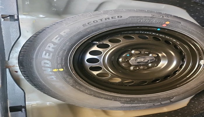 2023 Maruti BREZZA VXI SMART HYBRID, Petrol, Manual, 19,231 km, tyre