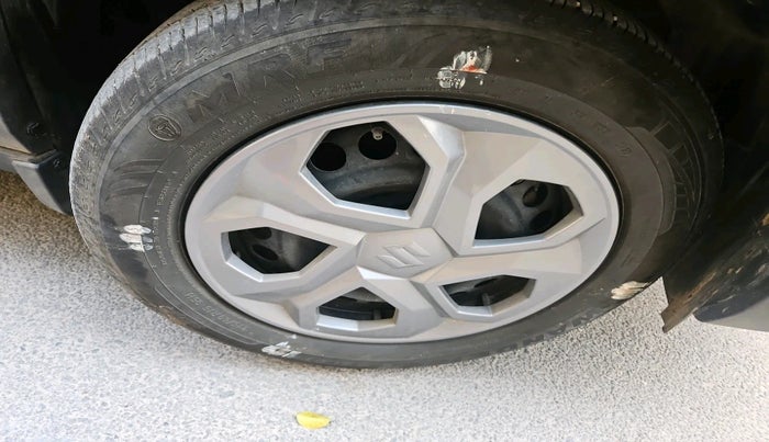 2023 Maruti BREZZA VXI SMART HYBRID, Petrol, Manual, 19,231 km, tyre