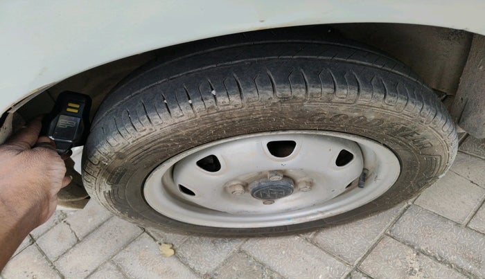 2015 Maruti Alto K10 LXI, Petrol, Manual, 68,237 km, tyre