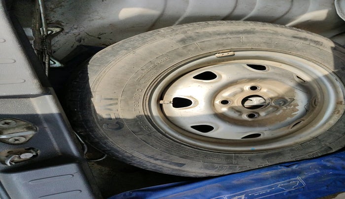 2015 Maruti Alto K10 LXI, Petrol, Manual, 68,237 km, tyre