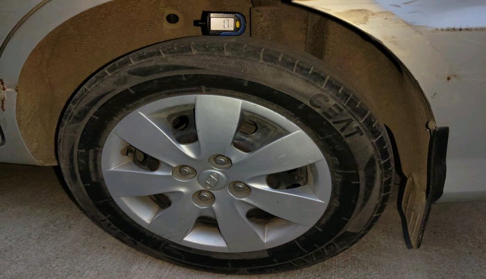 2010 Hyundai Verna TRANSFORM 1.6 VTVT, Petrol, Manual, 79,098 km, tyre