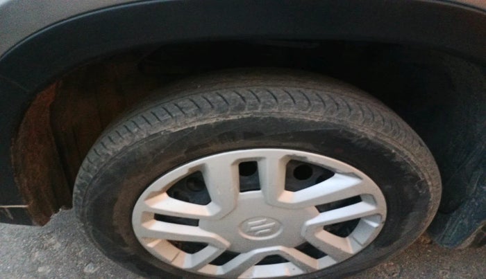 2022 Maruti Vitara Brezza VXI, Petrol, Manual, 33,496 km, tyre