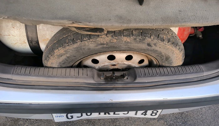 2010 Hyundai i10 ERA 1.1, Petrol, Manual, 1,48,393 km, tyre