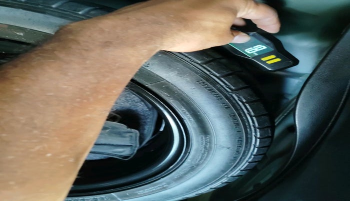 2015 Hyundai Elite i20 ASTA 1.2, Petrol, Manual, 99,052 km, tyre