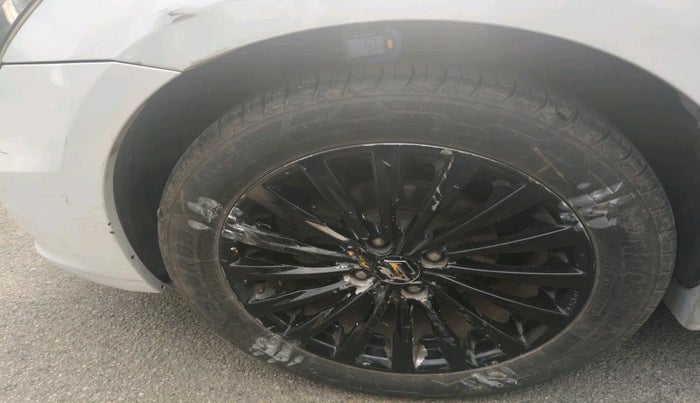 2017 Maruti Ciaz ZXI+, Petrol, Manual, 1,10,403 km, tyre