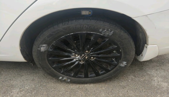 2017 Maruti Ciaz ZXI+, Petrol, Manual, 1,10,403 km, tyre