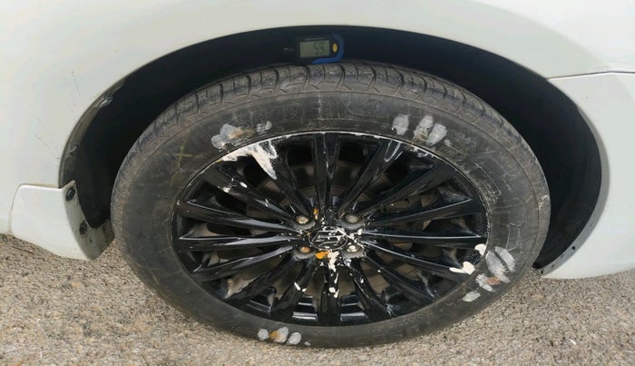 2017 Maruti Ciaz ZXI+, Petrol, Manual, 1,10,403 km, tyre