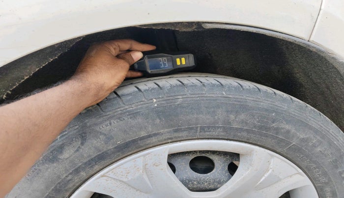 2015 Ford Ecosport AMBIENTE 1.5L DIESEL, Diesel, Manual, 1,51,000 km, tyre