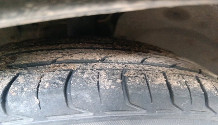 2011 Ford Figo ZXI 1.4 DIESEL, Diesel, Manual, 1,35,226 km, tyre