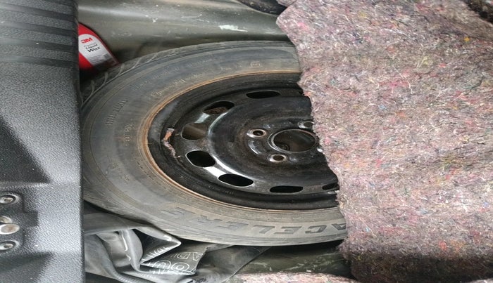 2011 Ford Figo ZXI 1.4 DIESEL, Diesel, Manual, 1,35,226 km, tyre