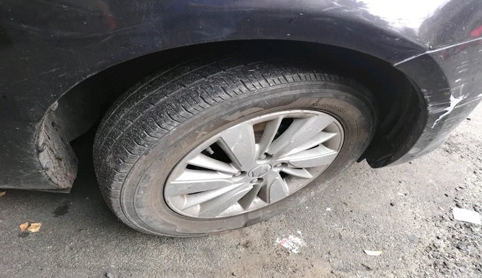 2015 Maruti Swift ZXI, Petrol, Manual, 48,052 km, tyre