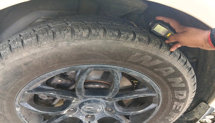 2016 Mahindra XUV500 W4, Diesel, Manual, 1,02,864 km, tyre