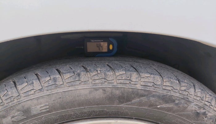 2019 Maruti Swift VDI, Diesel, Manual, 1,18,277 km, tyre