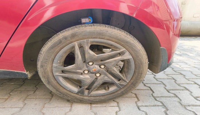2022 Hyundai NEW I20 SPORTZ 1.2 AT, Petrol, Automatic, 14,027 km, tyre