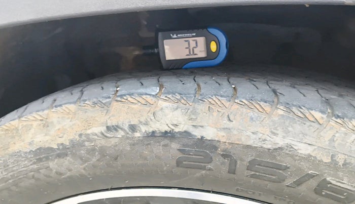 2022 Hyundai Creta E 1.5 PETROL, Petrol, Manual, 95,643 km, tyre