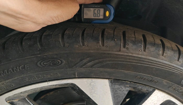 2024 MG HECTOR PLUS SAVVY PRO 1.5 TURBO CVT 6 STR, Petrol, Automatic, 1,616 km, tyre