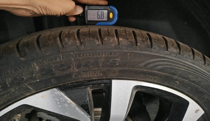 2024 MG HECTOR PLUS SAVVY PRO 1.5 TURBO CVT 6 STR, Petrol, Automatic, 1,616 km, tyre