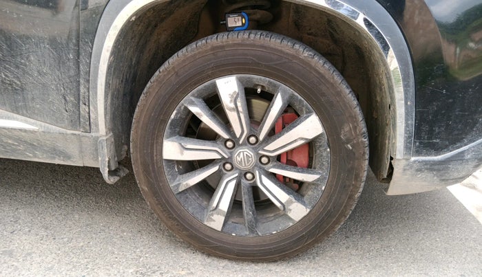 2019 MG HECTOR SMART 2.0 DIESEL, Diesel, Manual, 1,05,666 km, tyre