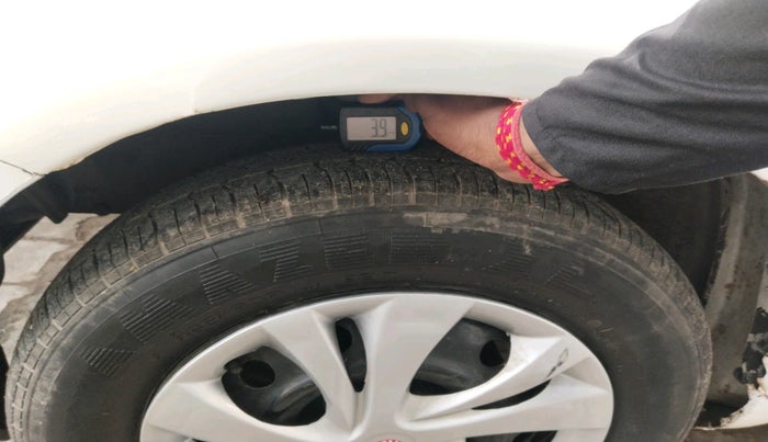 2011 Maruti Ritz VXI, Petrol, Manual, 52,066 km, tyre