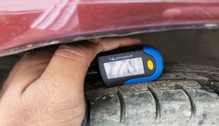 2017 Honda Amaze 1.2L I-VTEC S, Petrol, Manual, 1,03,876 km, tyre