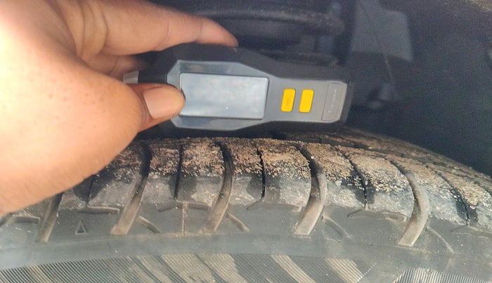 2021 Tata ALTROZ XZ PETROL, Petrol, Manual, 40,459 km, tyre