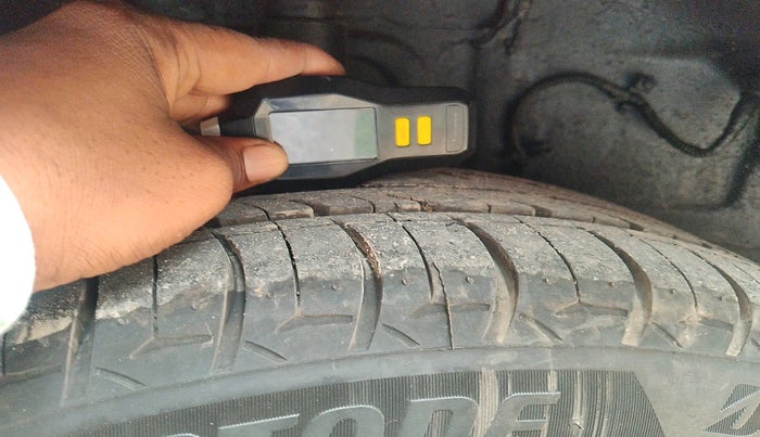 2021 Tata ALTROZ XZ PETROL, Petrol, Manual, 40,459 km, tyre