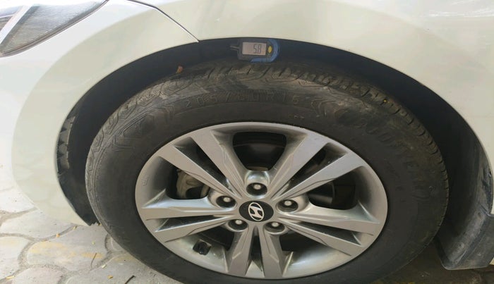 2017 Hyundai New Elantra 2.0 SX(O) AT PETROL, Petrol, Automatic, 54,914 km, tyre