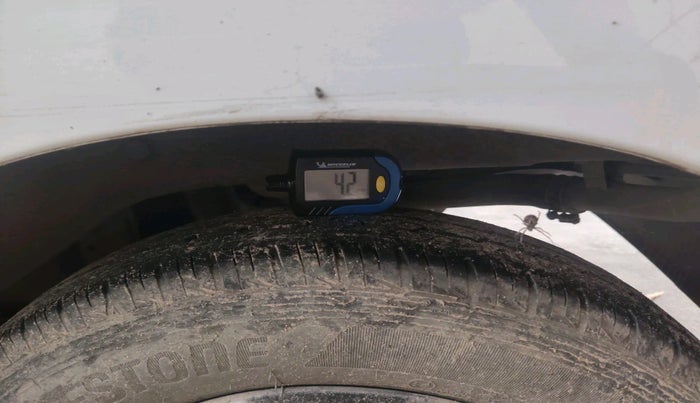 2021 Maruti Alto LXI CNG, Petrol, Manual, 51,293 km, tyre