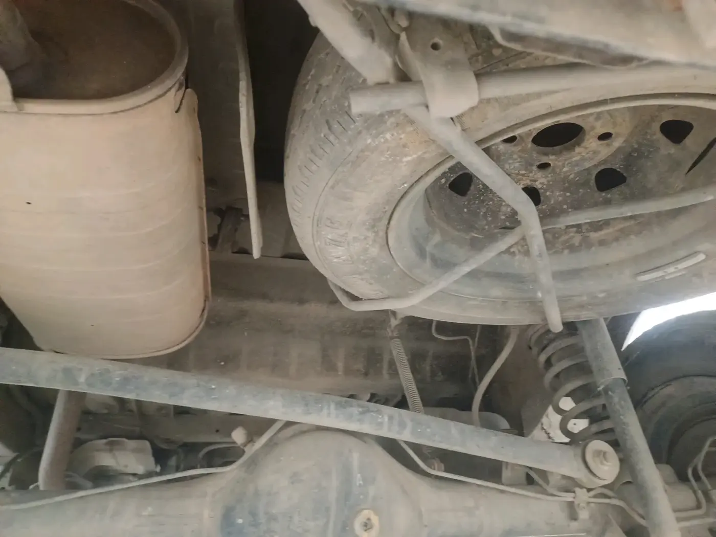 2013 Maruti Eeco 5 STR WITH A/C+HTR, Petrol, Manual, 73,509 km, tyre