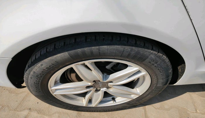 2011 Audi A4 2.0 TDI, Diesel, Automatic, 95,848 km, tyre