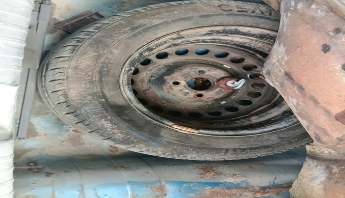 2015 Honda Amaze 1.2L I-VTEC S, Petrol, Manual, 1,22,088 km, tyre