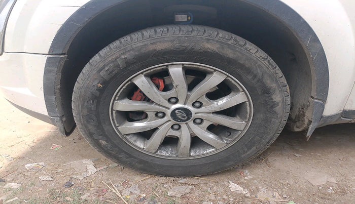 2016 Mahindra XUV500 W8, Diesel, Manual, 1,39,255 km, tyre