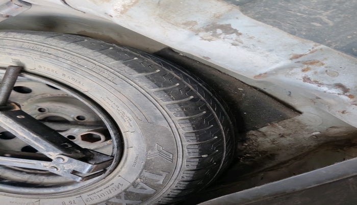 2011 Hyundai i10 MAGNA 1.2, Petrol, Manual, 97,000 km, tyre