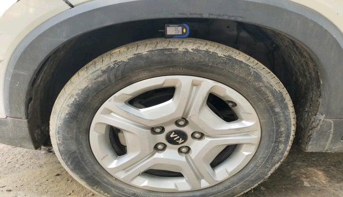 2020 KIA SONET HTX 1.5, Diesel, Manual, 75,626 km, tyre