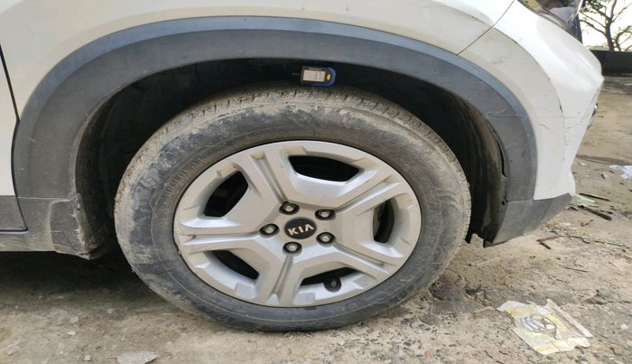 2020 KIA SONET HTX 1.5, Diesel, Manual, 75,626 km, tyre
