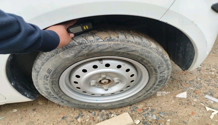 2019 Maruti New Wagon-R LXI CNG 1.0, Petrol, Manual, 35,540 km, tyre