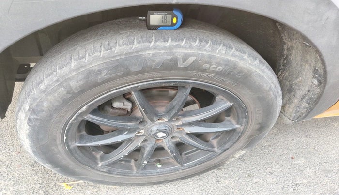 2021 Renault TRIBER RXZ, Petrol, Manual, 62,849 km, tyre