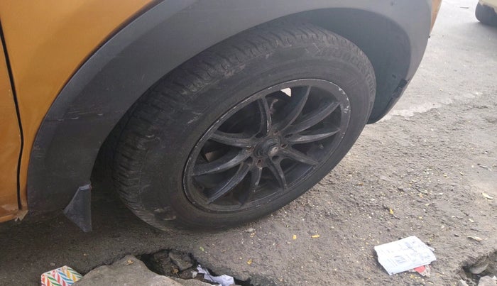 2021 Renault TRIBER RXZ, Petrol, Manual, 62,849 km, tyre