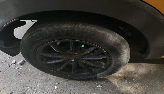 2021 Renault TRIBER RXZ, Petrol, Manual, 62,849 km, tyre