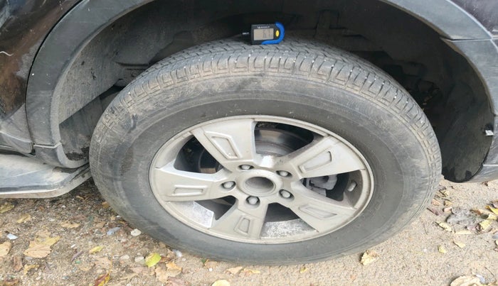 2014 Mahindra XUV500 W8, Diesel, Manual, 98,937 km, tyre
