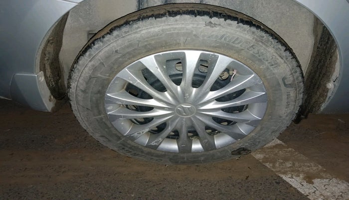 2015 Maruti Ciaz VXI, Petrol, Manual, 1,02,396 km, tyre