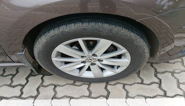 2016 Volkswagen Ameo HIGHLINE1.5L, Diesel, Manual, 2,04,332 km, tyre