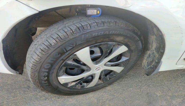 2018 Maruti Dzire VXI AMT, Petrol, Automatic, 1,04,922 km, tyre