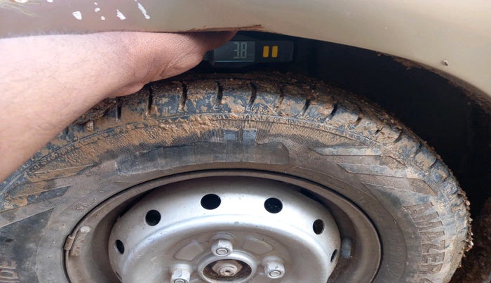 2010 Maruti Alto STD, Petrol, Manual, 34,215 km, tyre