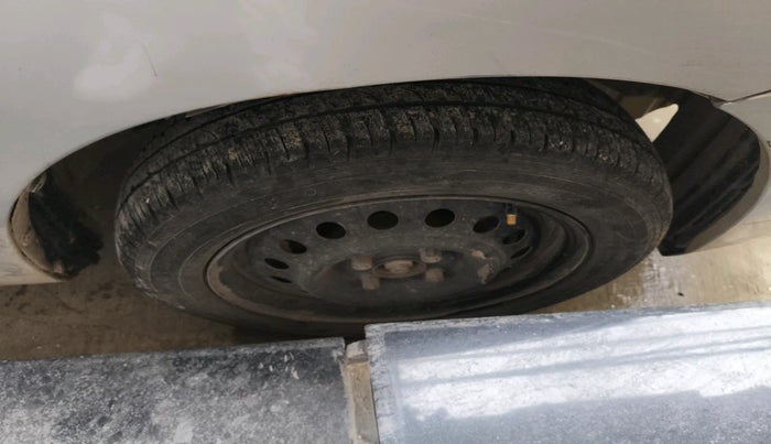 2014 Maruti Wagon R 1.0 VXI, Petrol, Manual, 61,999 km, tyre