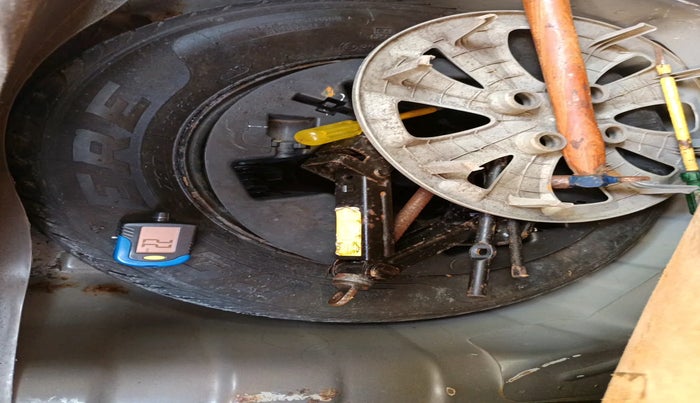 2011 Hyundai i10 MAGNA 1.2, Petrol, Manual, 39,602 km, tyre