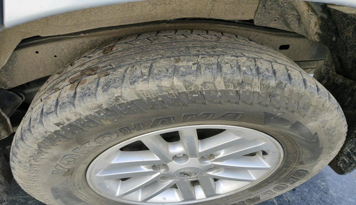 2012 Toyota Fortuner 3.0 4X2 AT, Diesel, Automatic, 1,41,784 km, tyre